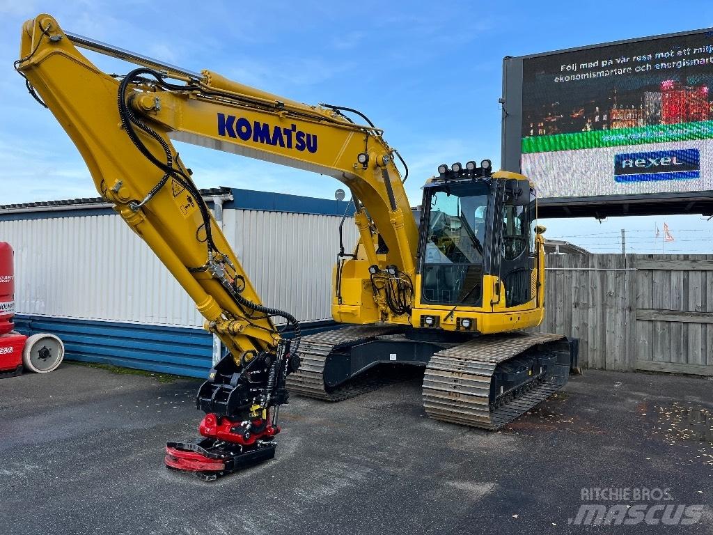 Komatsu PC138US-11 حفارات زحافة