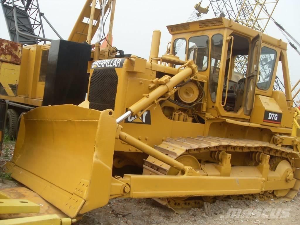 CAT D 7 G بلدوزرات مجنزرة