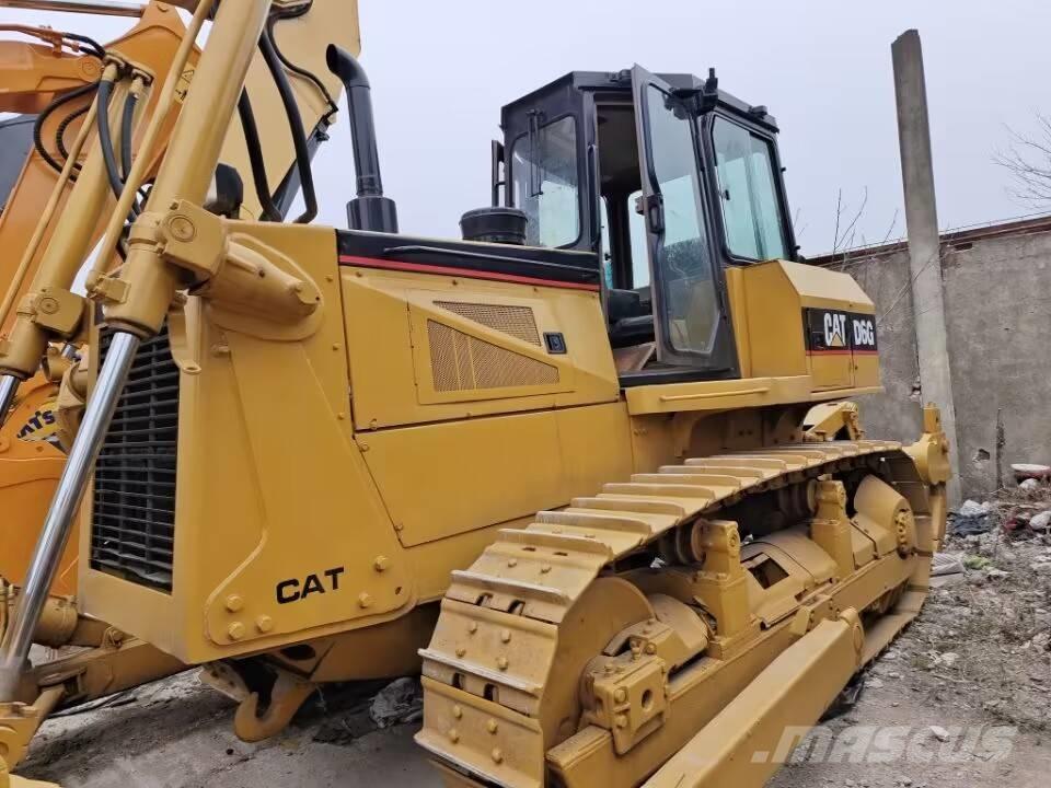 CAT D 6 G بلدوزرات مجنزرة