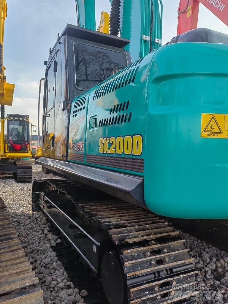 Kobelco SK 200D حفارات وسط 7 طن - 12 طن