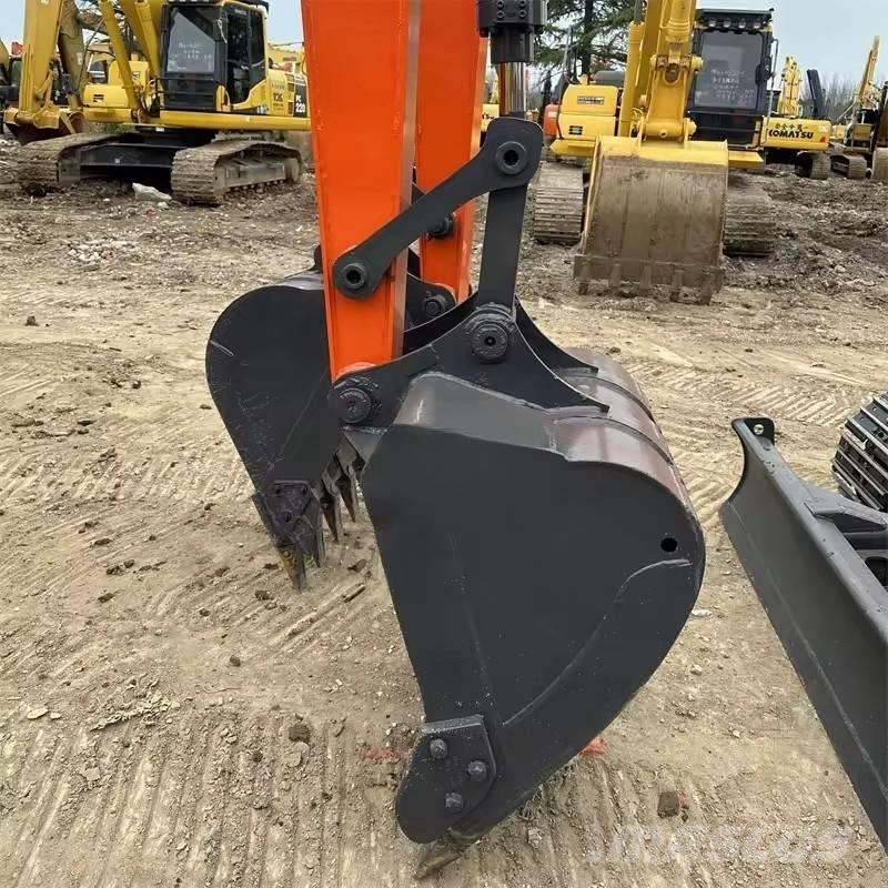 Doosan DX 80 حفارات وسط 7 طن - 12 طن