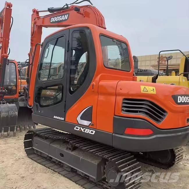 Doosan DX 80 حفارات وسط 7 طن - 12 طن