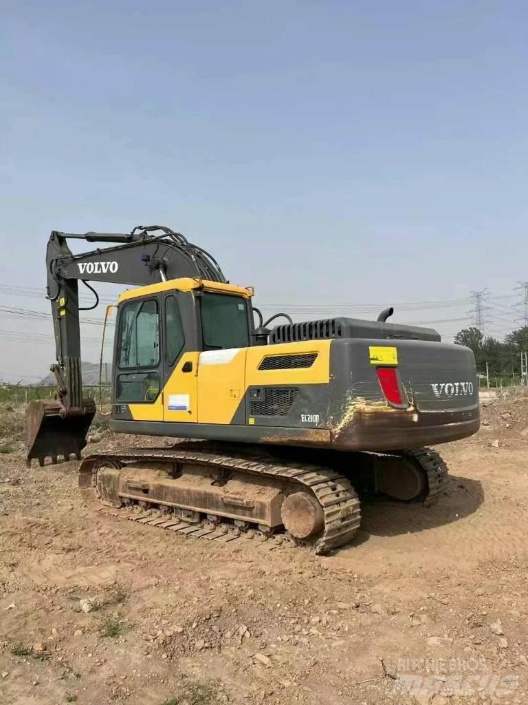 Volvo EC 210 D حفارات زحافة