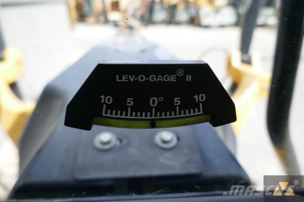 CAT 12M2 AWD معدات تمهيد الطرق