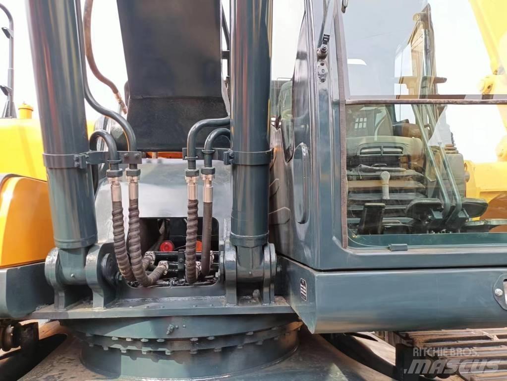 Hyundai 305-9 حفارات زحافة