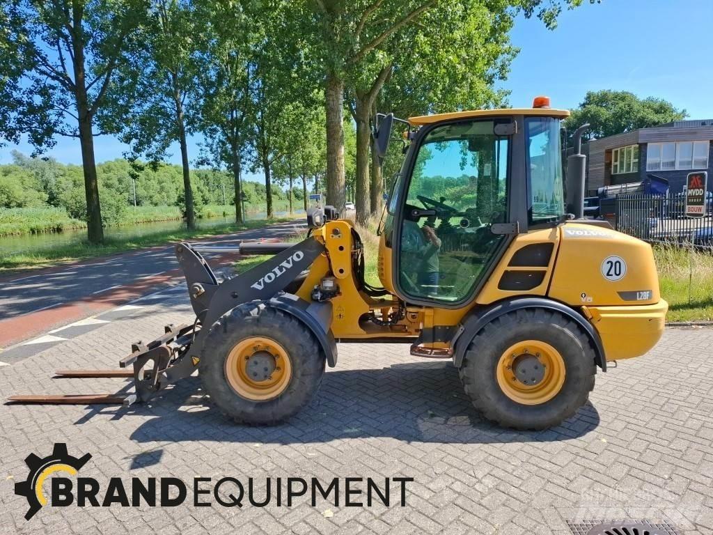 Volvo L28F لوادر بعجل