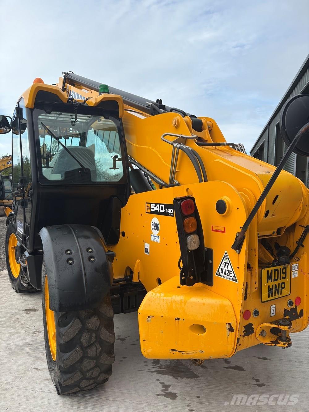 JCB 540V140 مناولات متداخلة