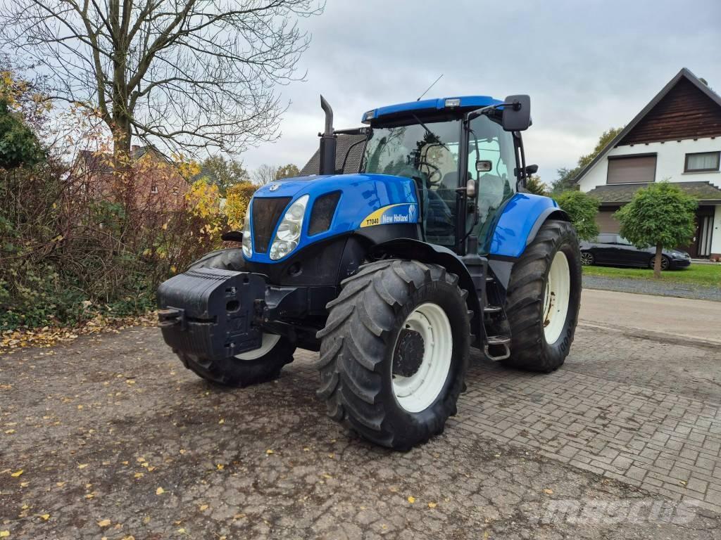 New Holland T 7040 الجرارات