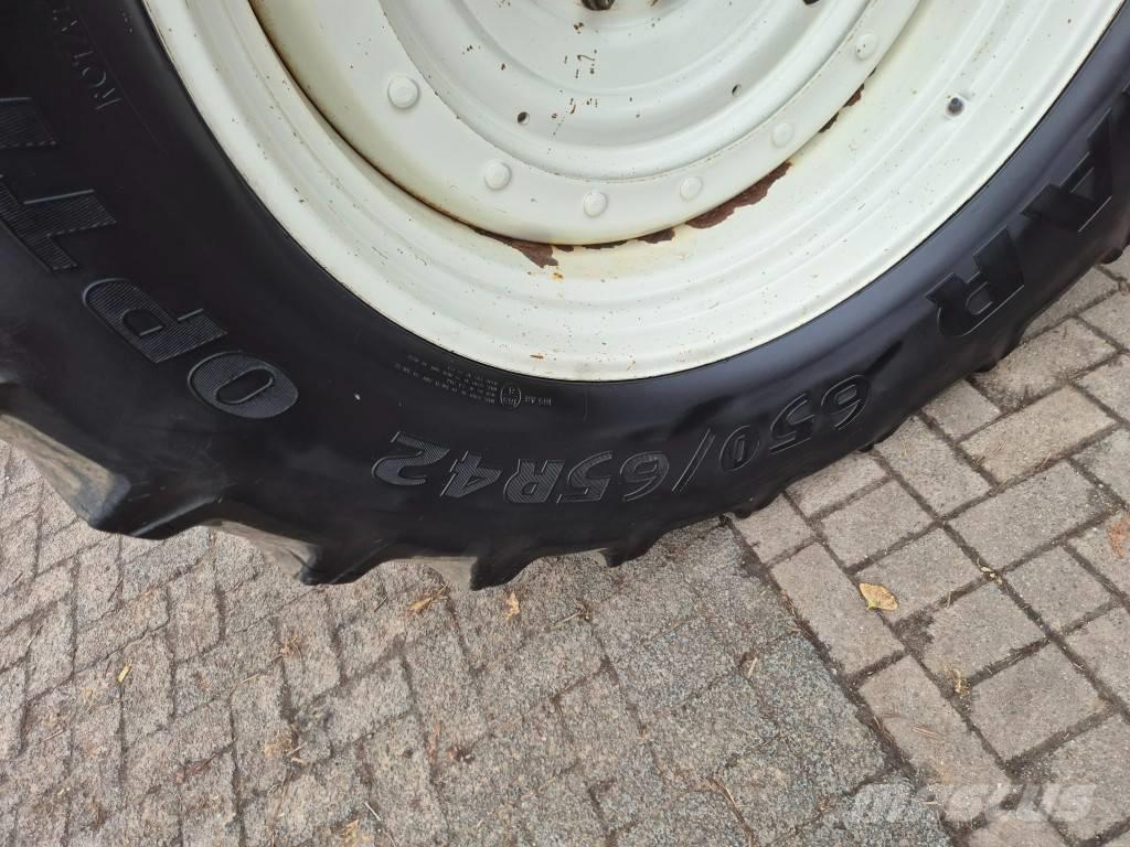 New Holland T 7040 الجرارات