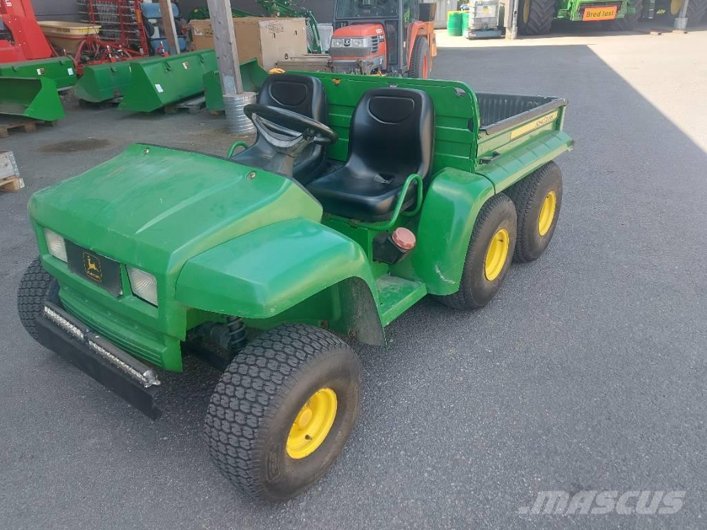 John Deere Gator 4x4 ماكينات أخرى لتجهيز الأراضي