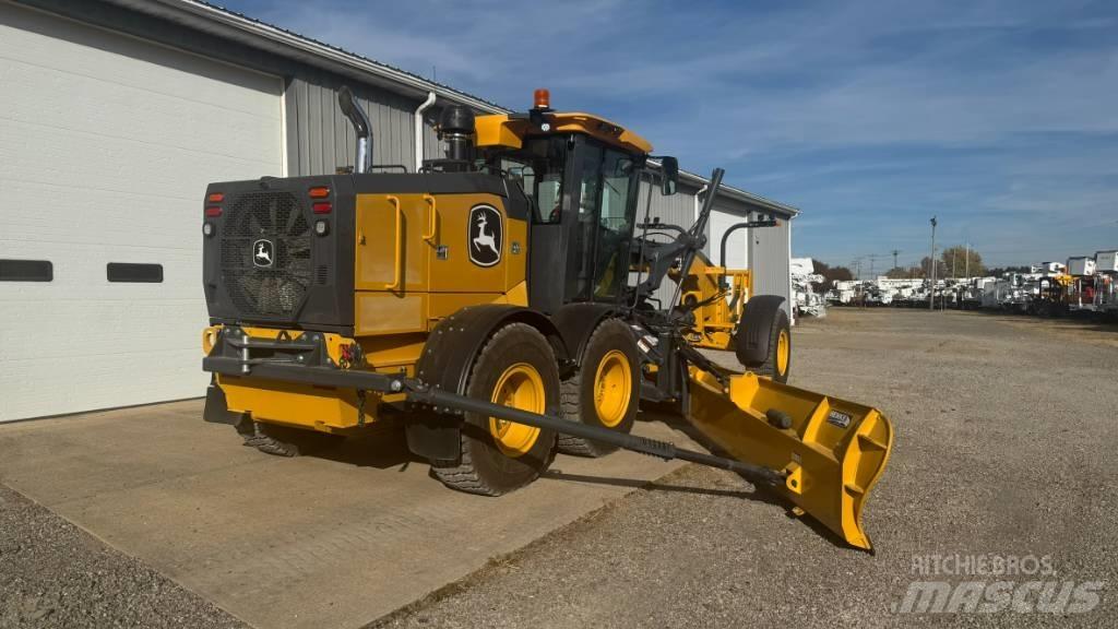 John Deere 872 GP معدات تمهيد الطرق