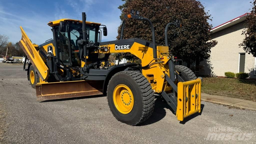 John Deere 872 GP معدات تمهيد الطرق