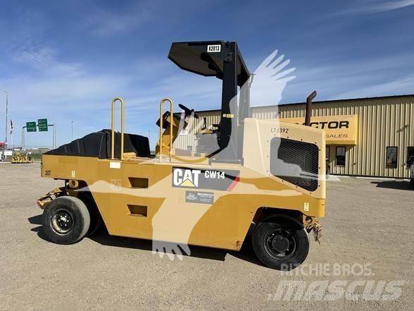 CAT CW14 مداحل ذات إطارات هوائية