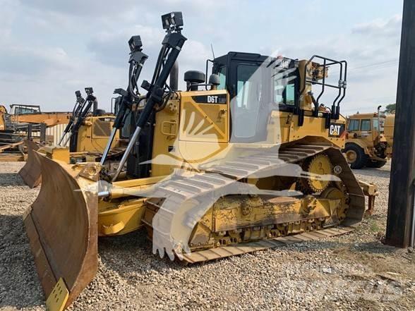 CAT D6T LGP بلدوزرات مجنزرة
