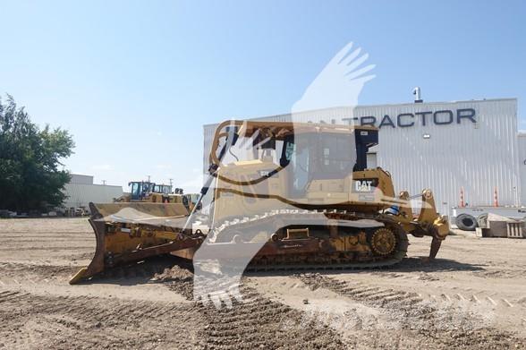 CAT D7E LGP بلدوزرات مجنزرة
