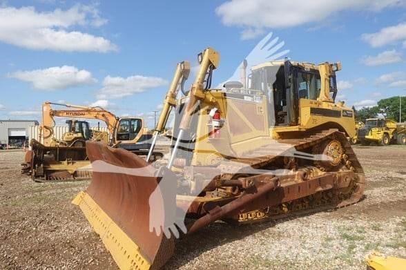 CAT D8T بلدوزرات مجنزرة