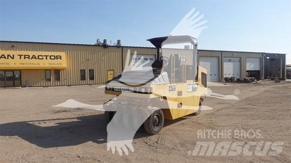 CAT PS-150C مداحل ذات إطارات هوائية