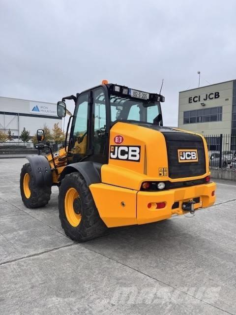 JCB TM 320 S معدات مناولة لأغراض الزراعة