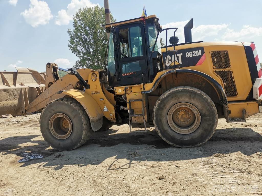 CAT 962 M لوادر بعجل