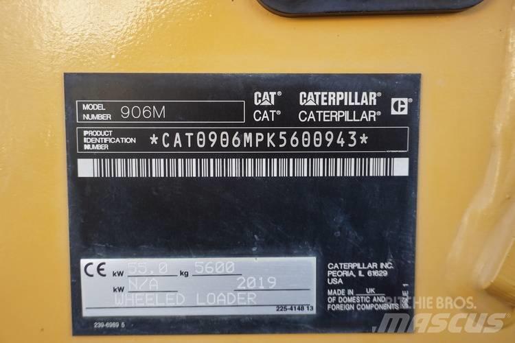 CAT 906 M لوادر بعجل