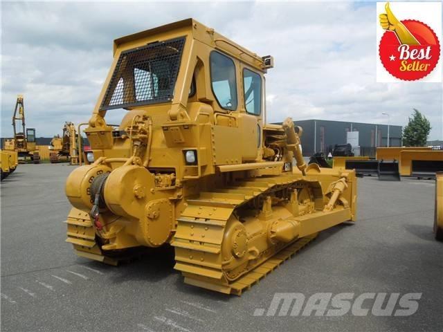 CAT D 7 G بلدوزرات مجنزرة