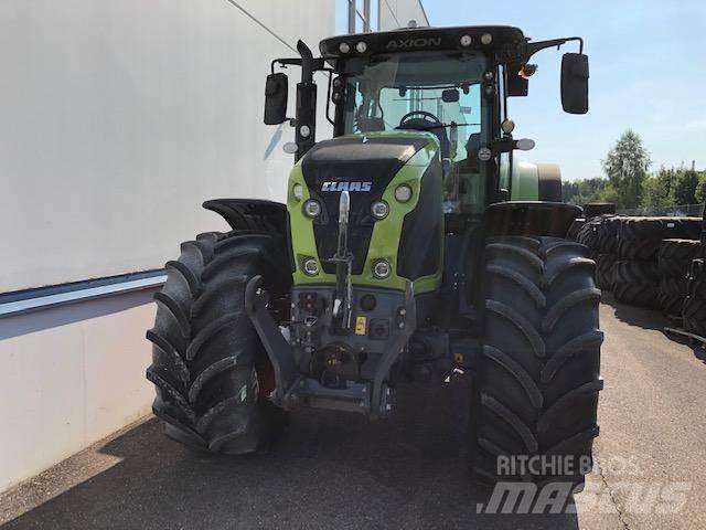 CLAAS AXION 810 الجرارات