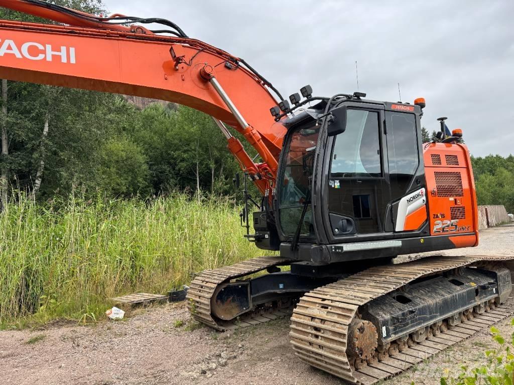 Hitachi ZX 225USLC-7 حفارات زحافة