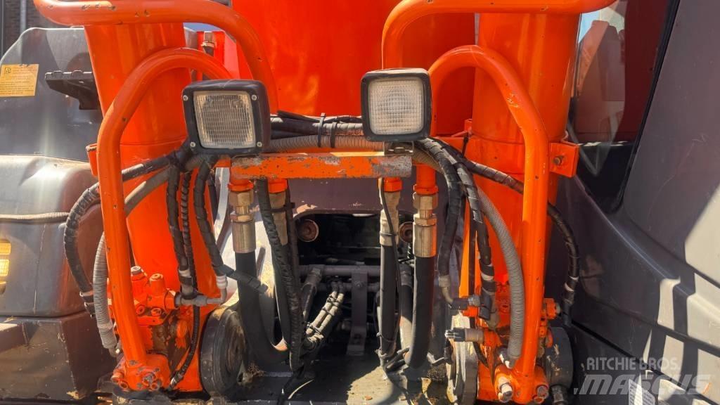 Hitachi ZX 280 LC-3 حفارات زحافة