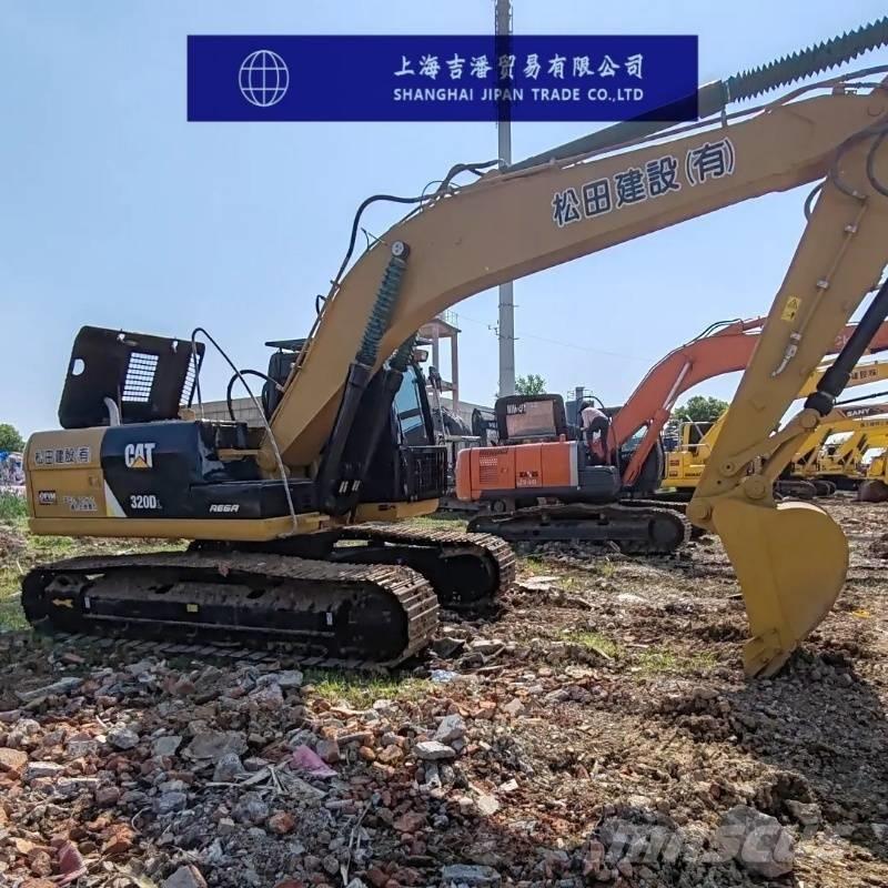 CAT 320 D حفارات زحافة