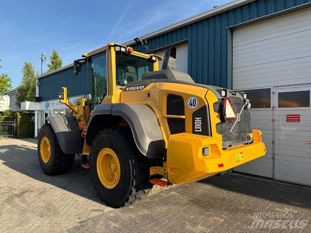 Volvo L 120 H لوادر بعجل
