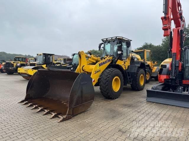 Komatsu WA 320 لوادر بعجل