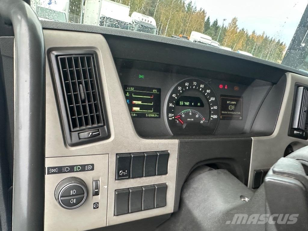 Volvo FM 11 330 شاحنات ذات هيكل صندوقي