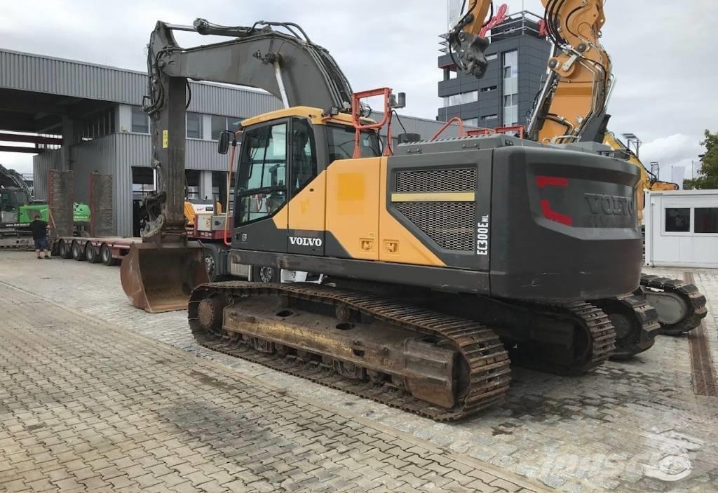 Volvo EC 300 E حفارات زحافة