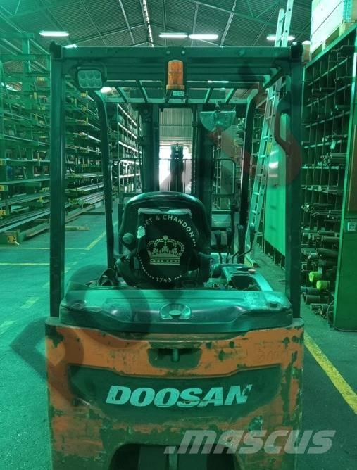 Doosan B 18 T-7 شاحنات ذات رافعات شوكية تعمل بالكهرباء
