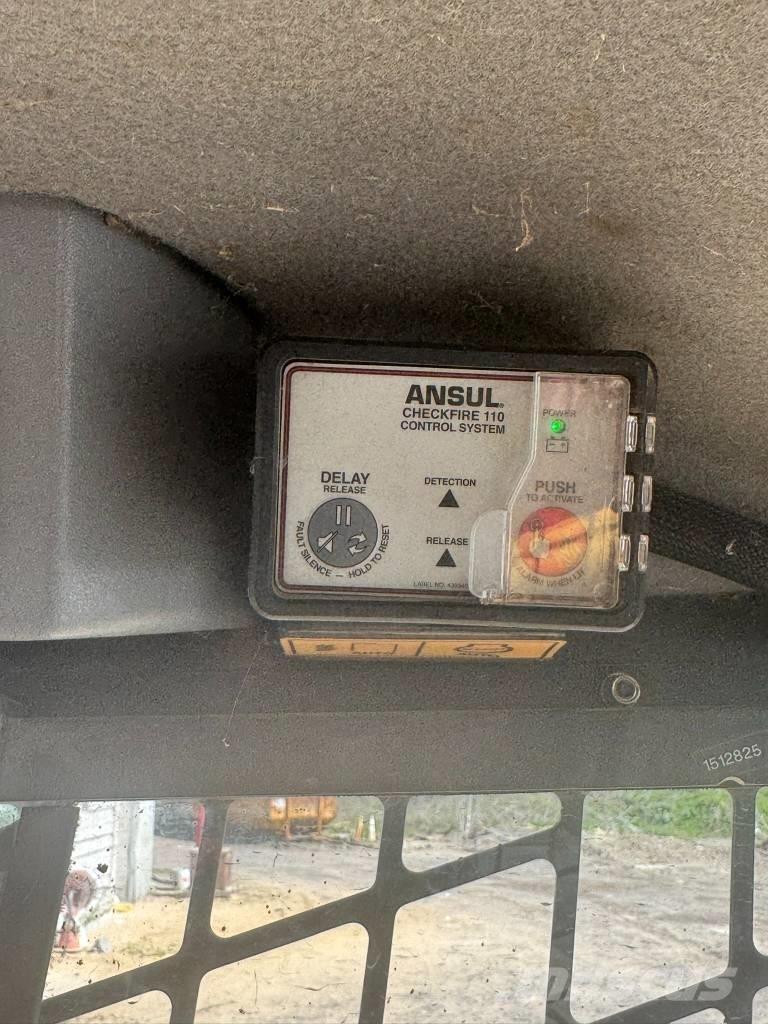 CAT 299 D3 XE لوادر انزلاقية التوجيه