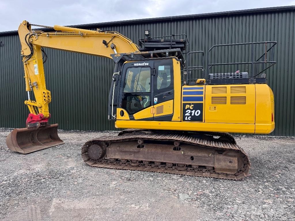 Komatsu PC 210 LC-11 حفارات زحافة
