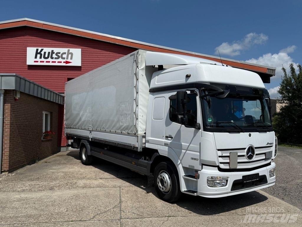 Mercedes-Benz 1530L شاحنات بغطاء جانبي