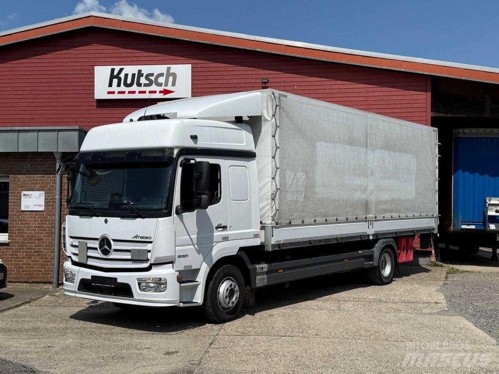 Mercedes-Benz 1530L شاحنات بغطاء جانبي