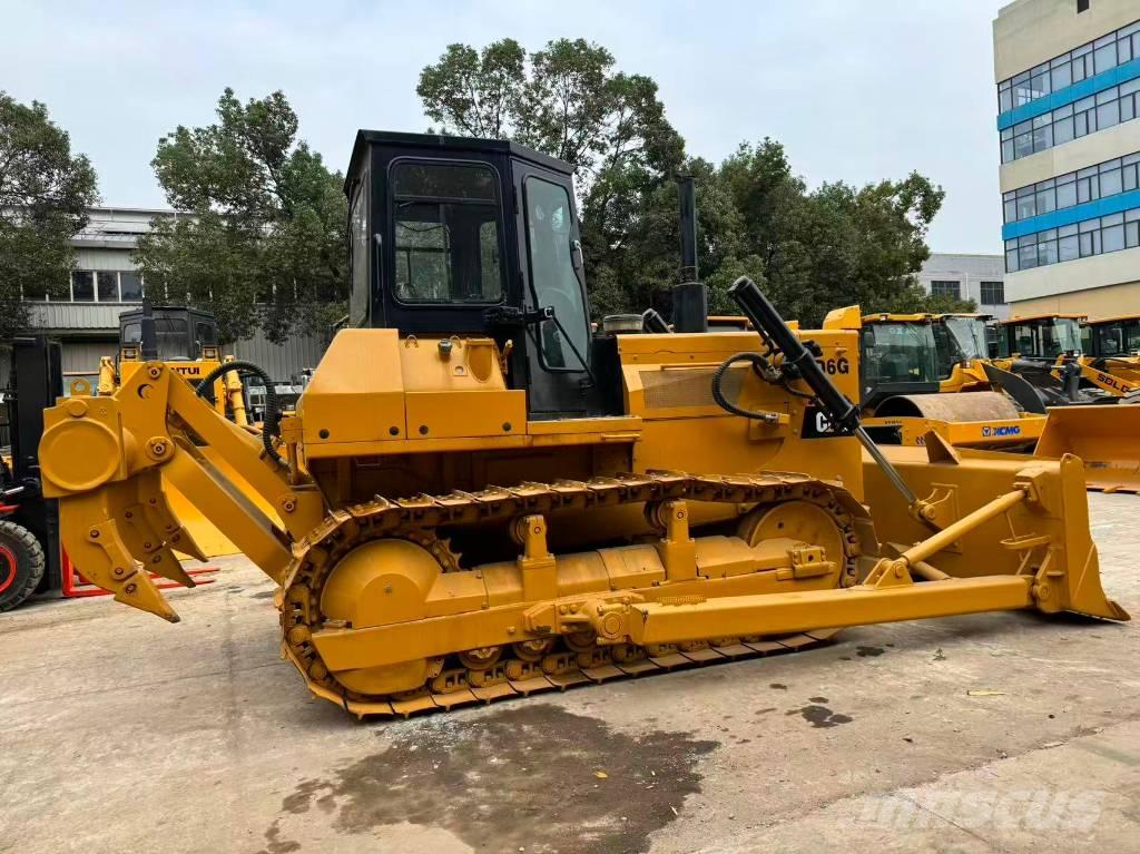 CAT D 6 G بلدوزرات مجنزرة