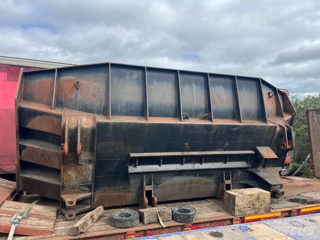 CAT D 10 R بلدوزرات مجنزرة