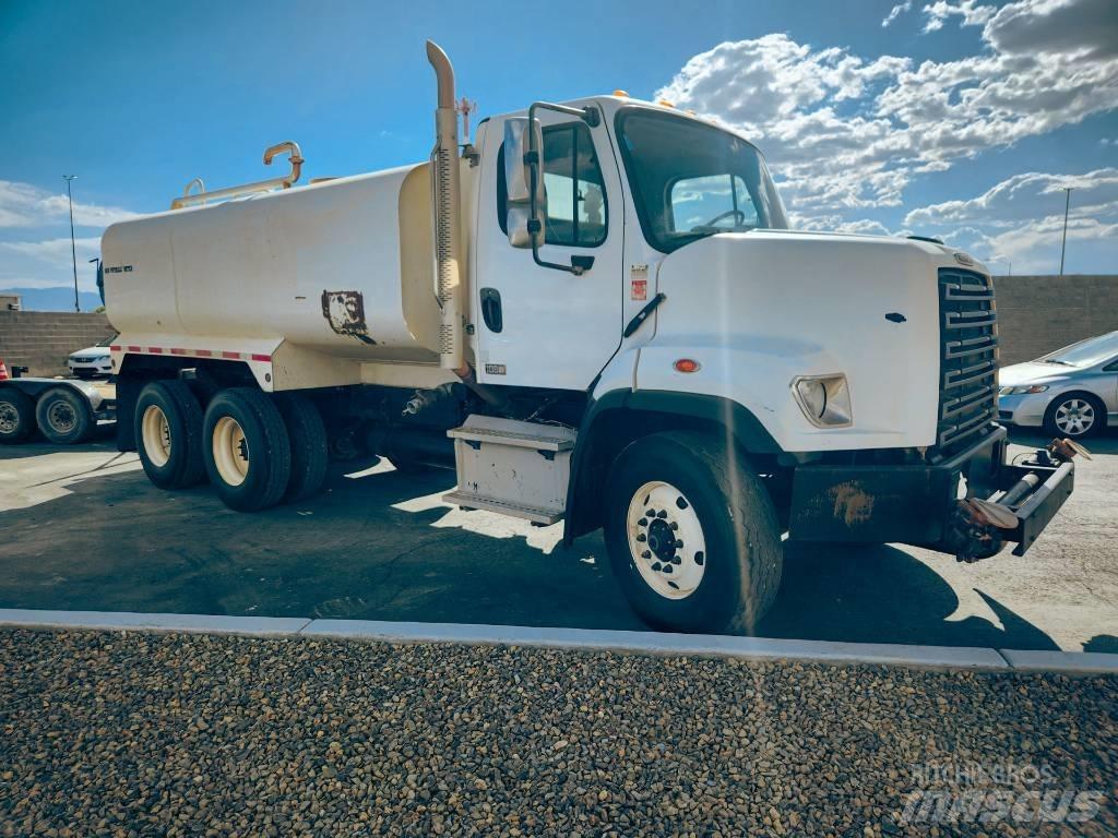 Freightliner 108 SD صهاريج مياه