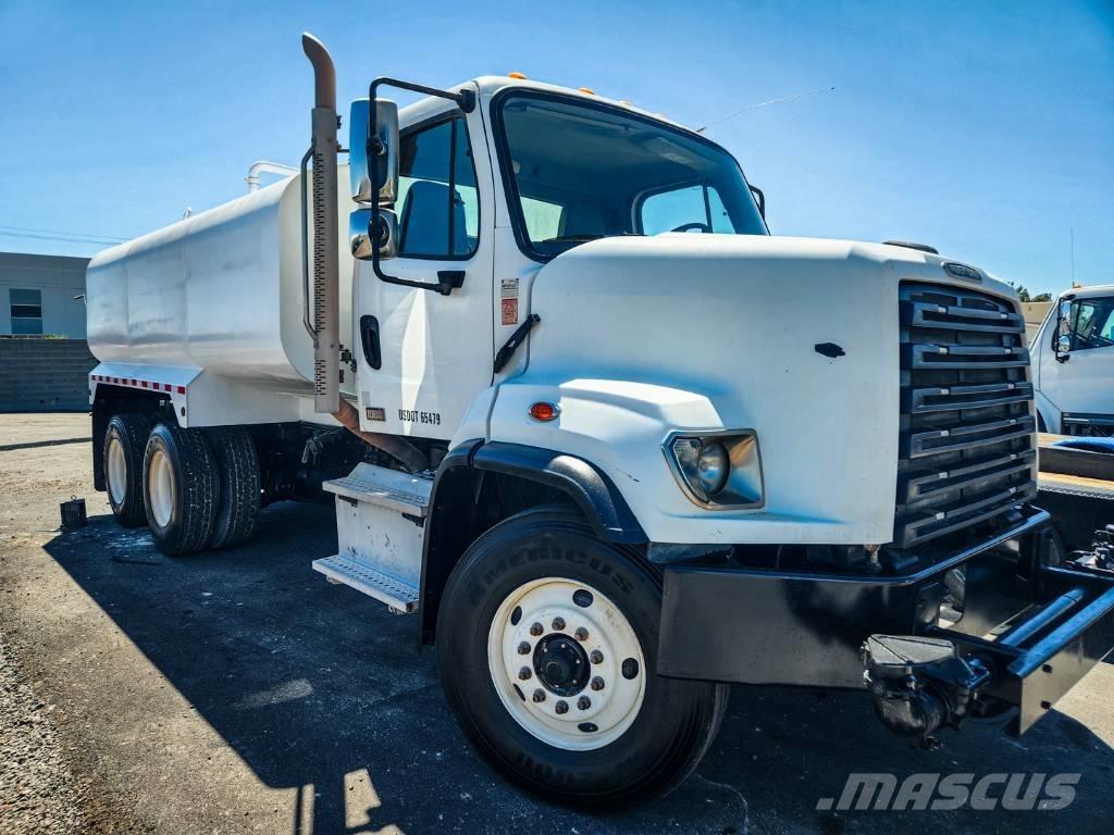 Freightliner 108 SD صهاريج مياه