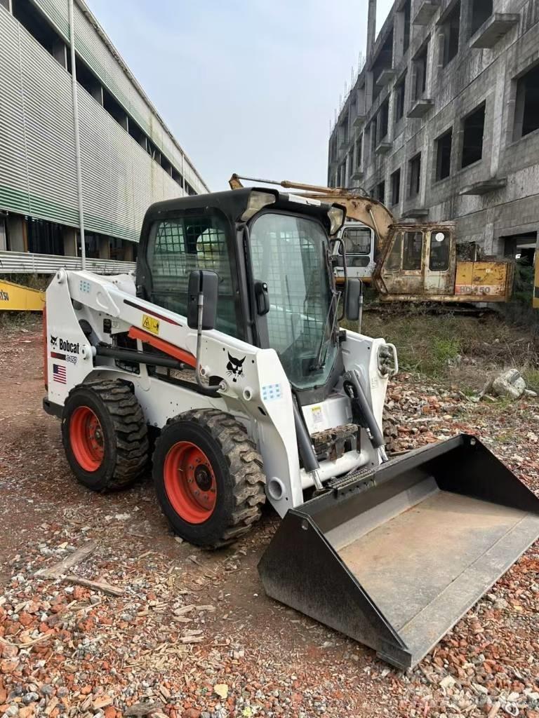 Bobcat S450 لوادر انزلاقية التوجيه