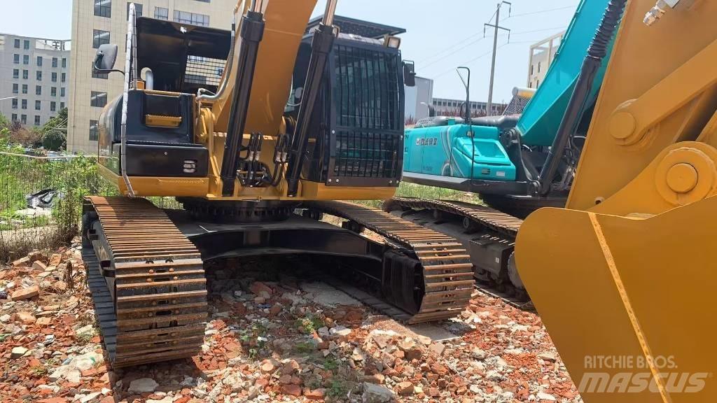 CAT 329 D L حفارات زحافة