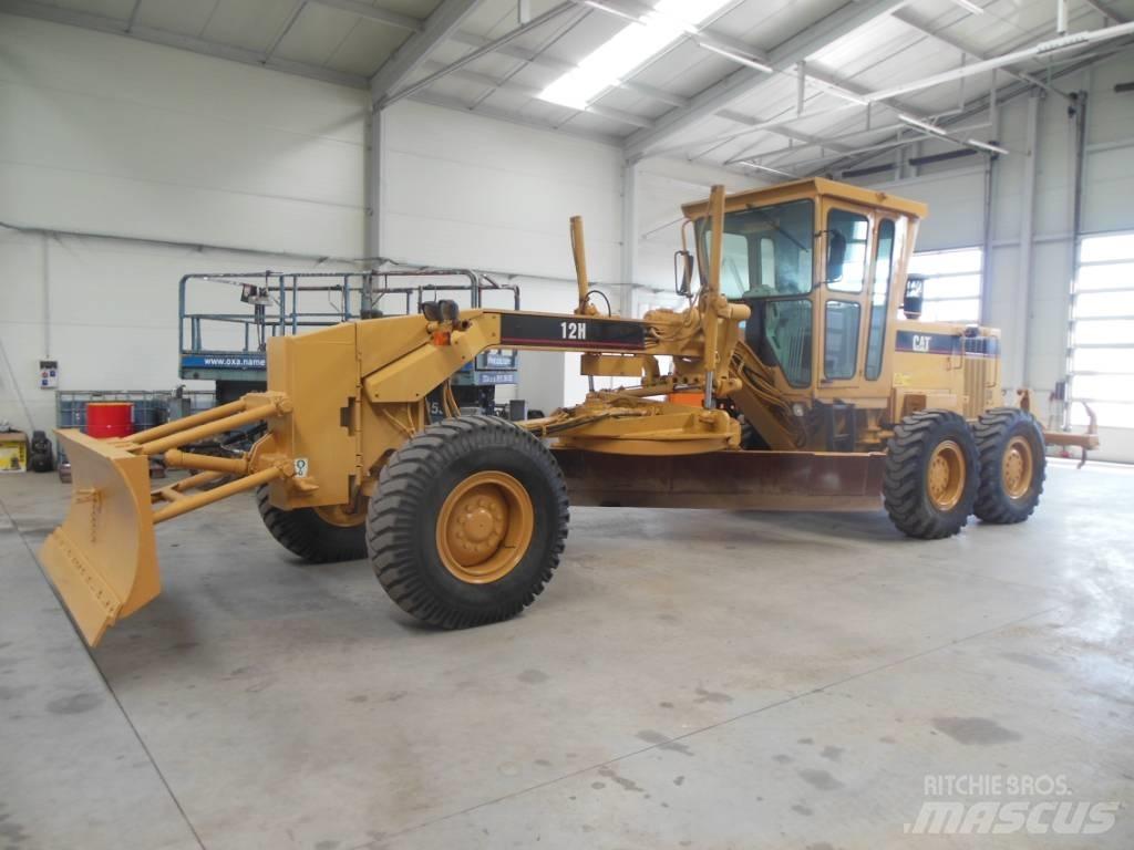 CAT 12 H - NA + Riper معدات تمهيد الطرق