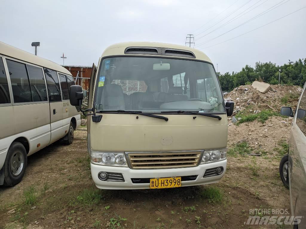 Toyota Coaster حافلة داخل المدينة