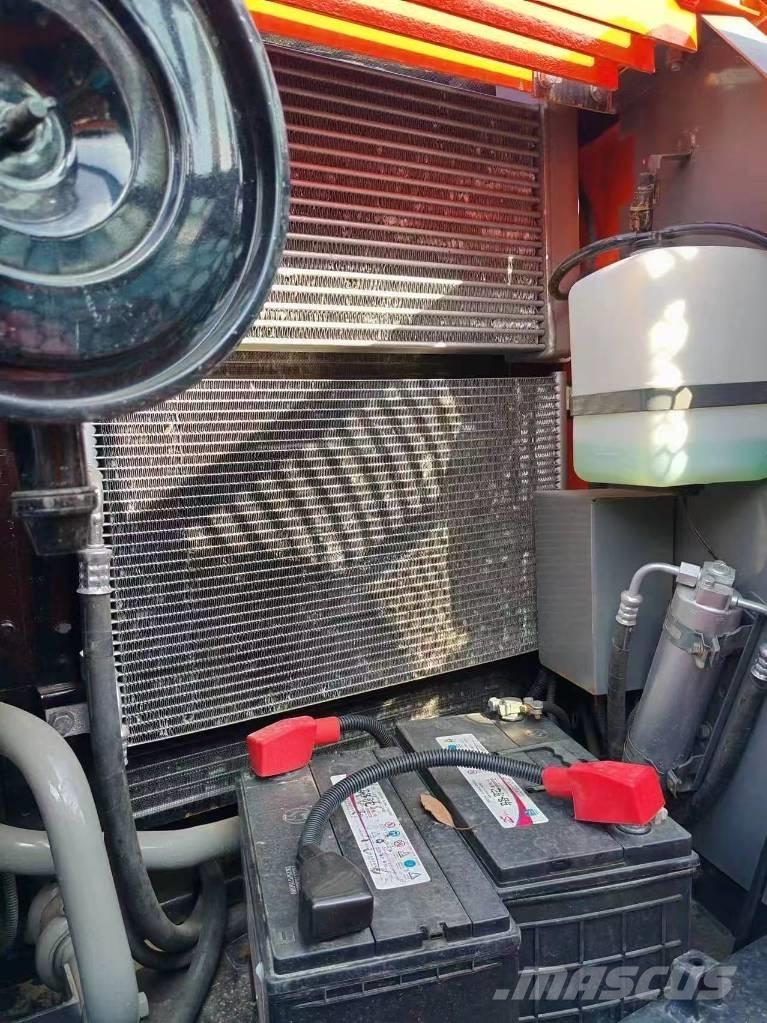 Hitachi ZX 120 حفارات زحافة