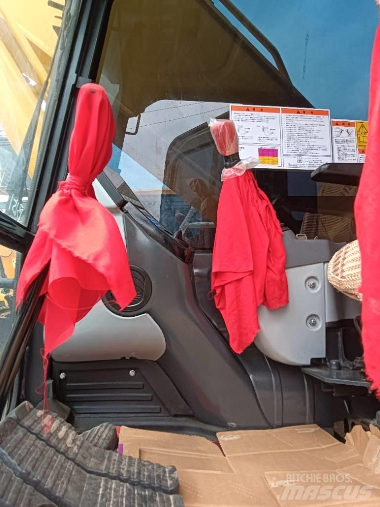 Komatsu PC 200-8 حفارات زحافة
