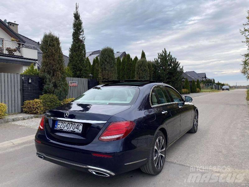 Mercedes-Benz E 300D سيارات