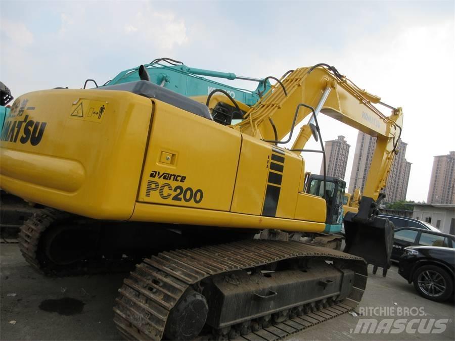 Komatsu PC 200-6 حفارات زحافة